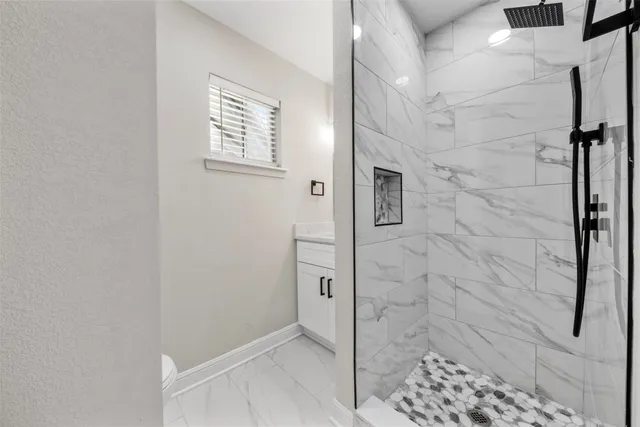 $299,999 | 5117 Ashwood Drive, Baytown, TX 77521