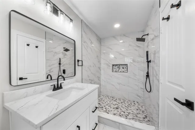 $299,999 | 5117 Ashwood Drive, Baytown, TX 77521