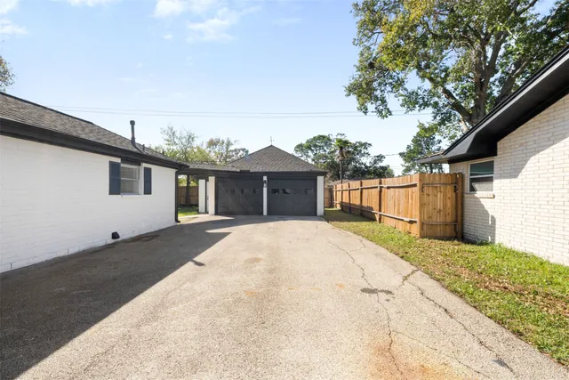 $299,999 | 5117 Ashwood Drive, Baytown, TX 77521