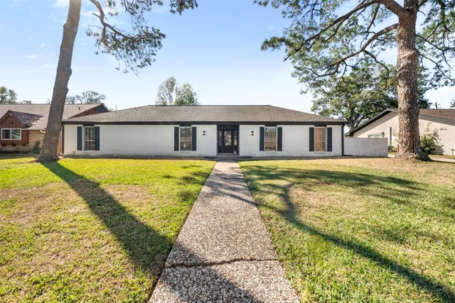 $299,999 | 5117 Ashwood Drive, Baytown, TX 77521