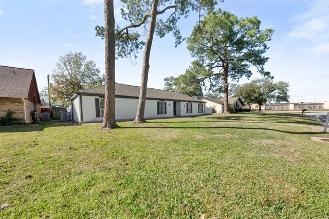 $299,999 | 5117 Ashwood Drive, Baytown, TX 77521