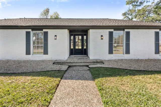 $299,999 | 5117 Ashwood Drive, Baytown, TX 77521