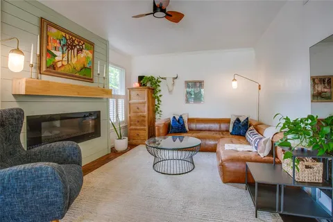 $395,000 | 2627 West 10th Street, Dallas, TX 75211