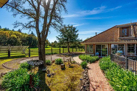 $3,100,000 | 3061 North Avenue, Napa, CA 94558