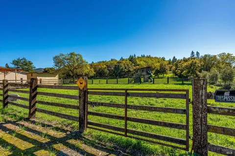 $3,100,000 | 3061 North Avenue, Napa, CA 94558