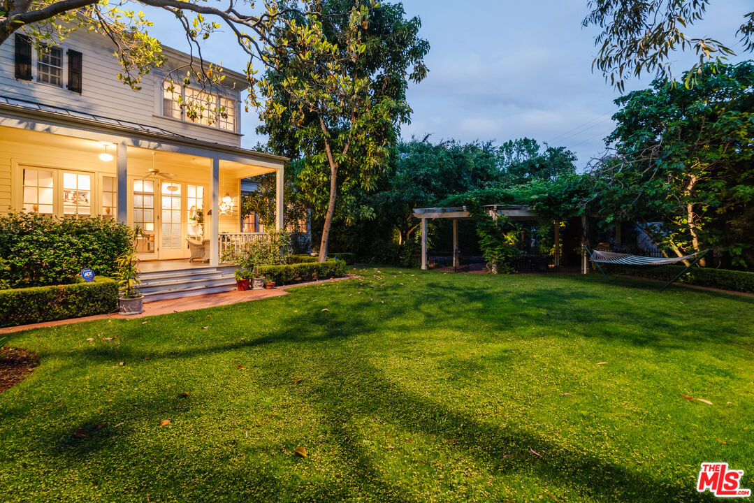 4261 Ledge Avenue Toluca Lake, CA 91602 - Photo 5 of 49 a view of a house with a big yard