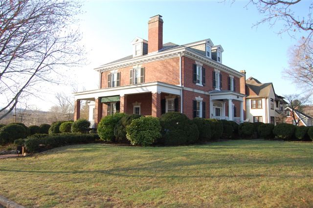 1902 Greenwood Road Southwest Roanoke, VA 24015 - Photo 4 of 50 View of home from side