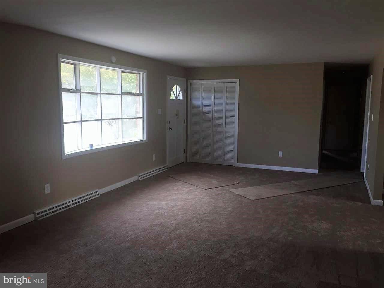 6741 Amherst Road Bryans Road, MD 20616 - Photo 4 of 13 Living Room