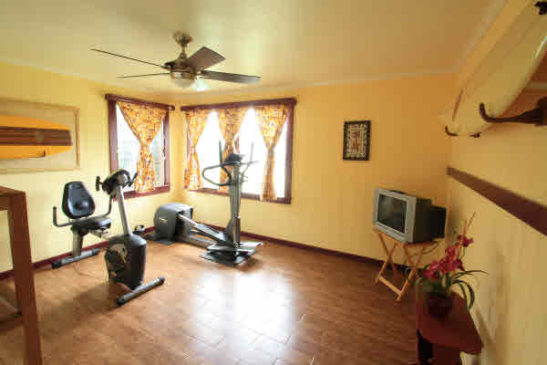 4817 Koko Road Hanapepe, HI 96716 - Photo 5 of 21 a view of a livingroom with workspace and a window