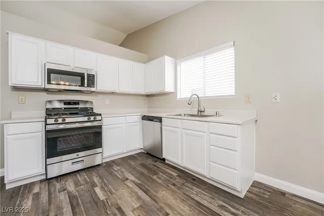 $1,955 | 4525 Bucking Bronco Road, North Las Vegas, NV 89032