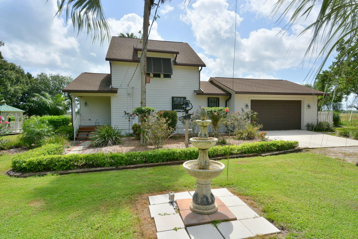 10499 Muller Road Fort Pierce, FL 34945 - Photo 2 of 18 2