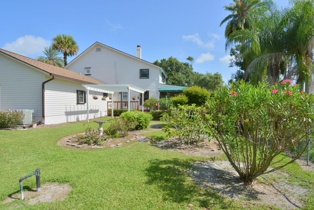 10499 Muller Road Fort Pierce, FL 34945 - Photo 3 of 18 3