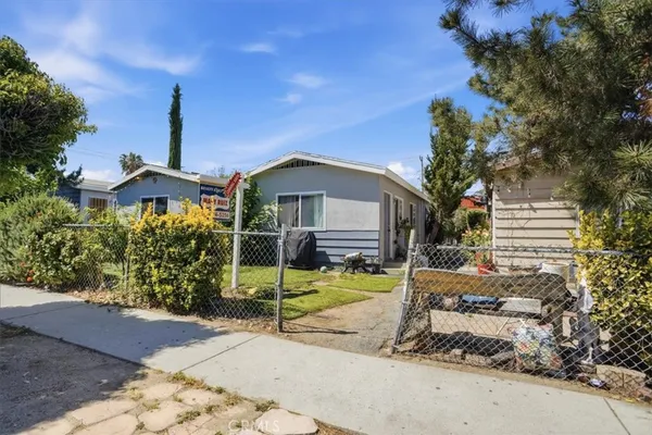 $714,900 | 24047 Arch Street, Newhall, CA 91321