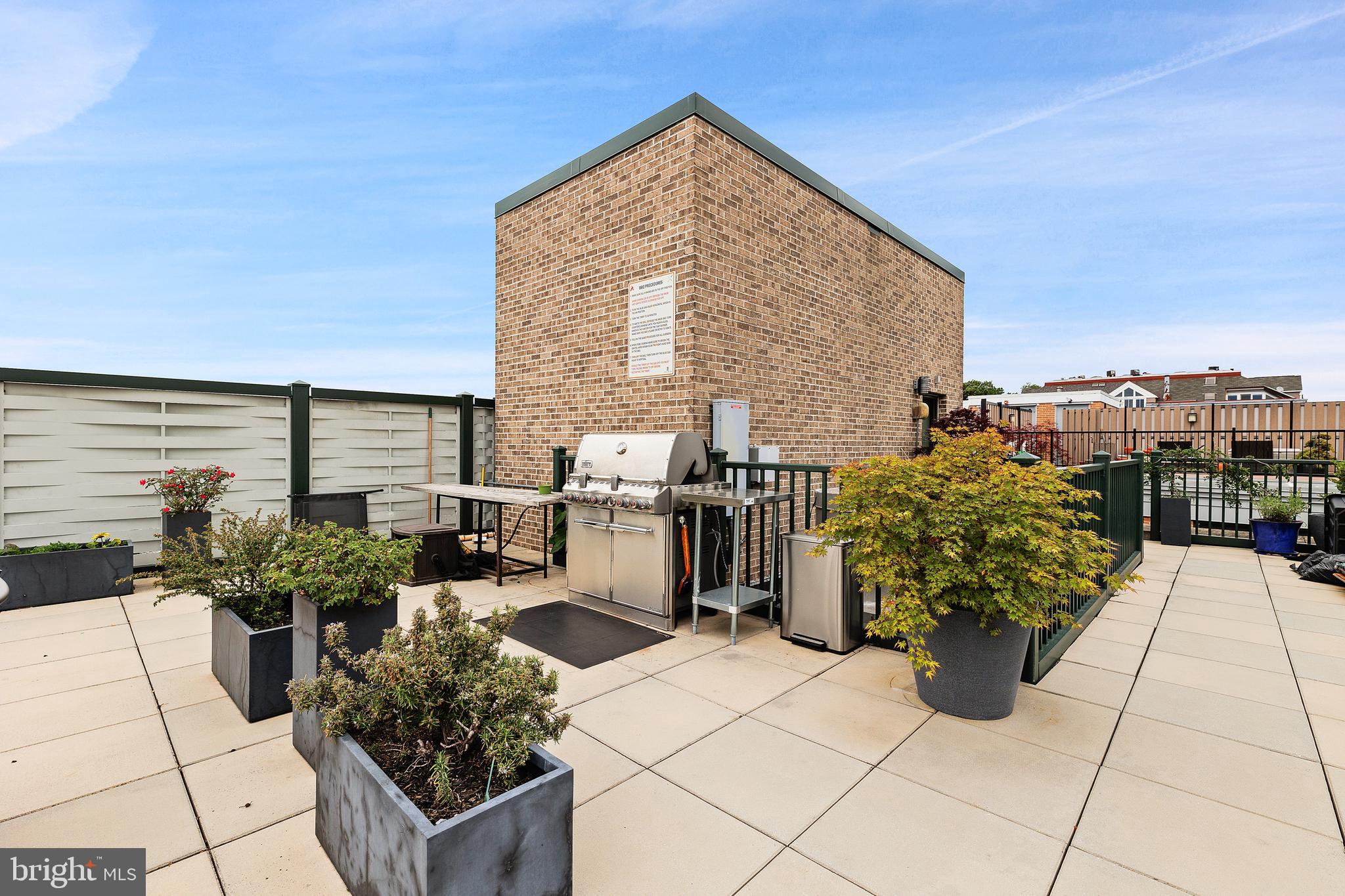 1701 Kalorama Road Northwest, Unit 312 Washington, DC 20009 - Photo 29 of 35 Grilling