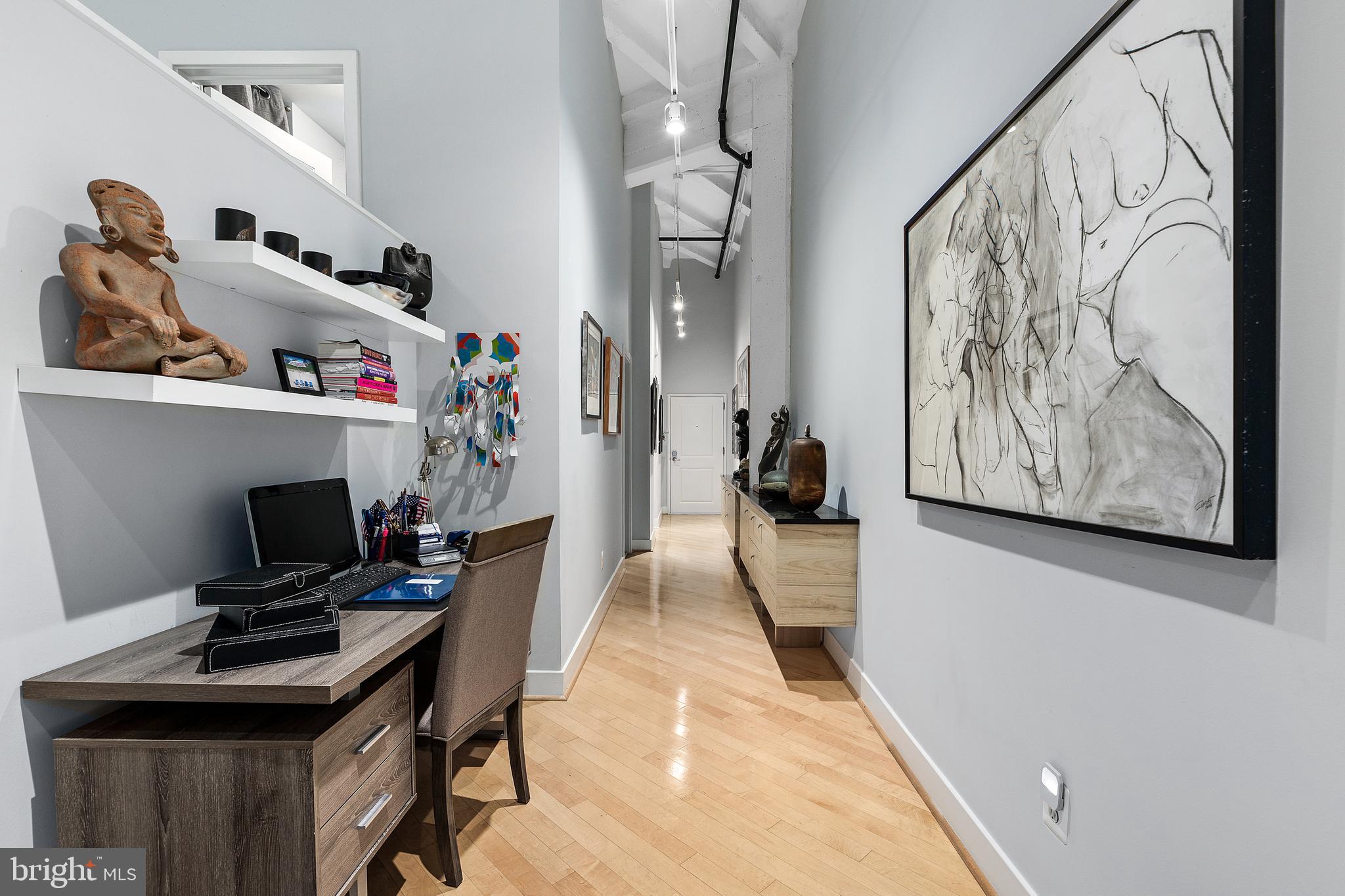 1701 Kalorama Road Northwest, Unit 312 Washington, DC 20009 - Photo 4 of 35 Work-from-home space