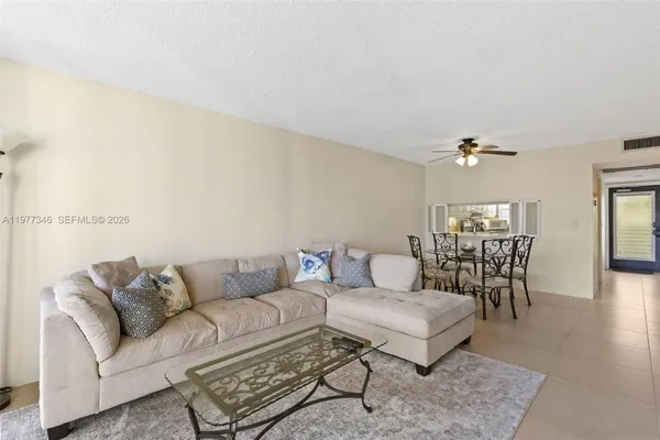 $2,100 | 9480 Poinciana Place, Unit 407, Davie, FL 33324