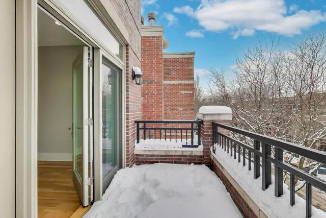 $869,000 | 4135 North Kenmore Avenue, Unit 2N, Chicago, IL 60613