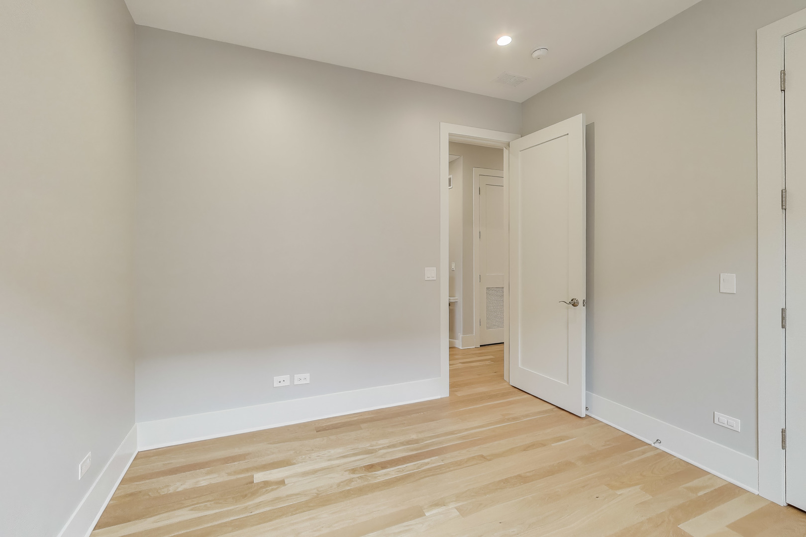 4135 North Kenmore Avenue, Unit 2N Chicago, IL 60613 - Photo 13 of 28