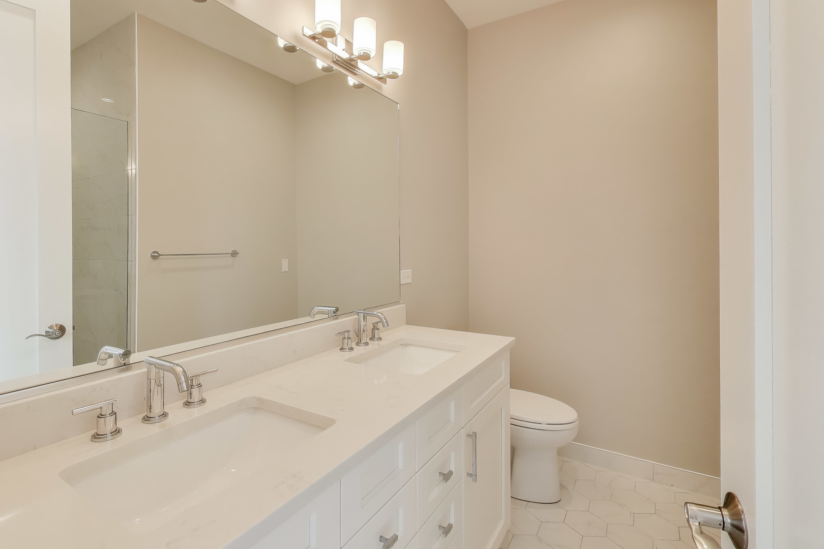 4135 North Kenmore Avenue, Unit 2N Chicago, IL 60613 - Photo 20 of 28