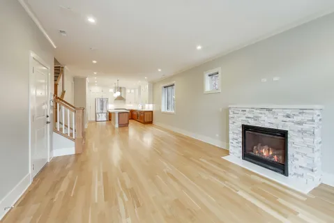 $869,000 | 4135 North Kenmore Avenue, Unit 2N, Chicago, IL 60613