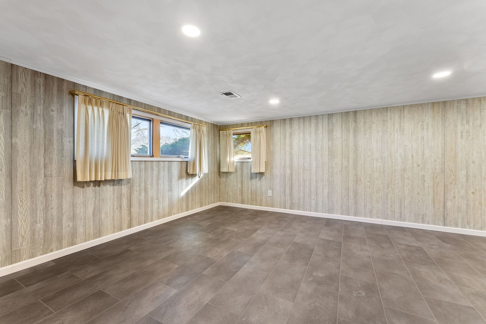 1039 33rd St Court Moline, IL 61265 - Photo 16 of 26