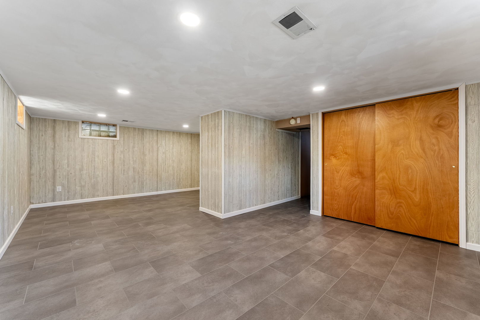 1039 33rd St Court Moline, IL 61265 - Photo 17 of 26