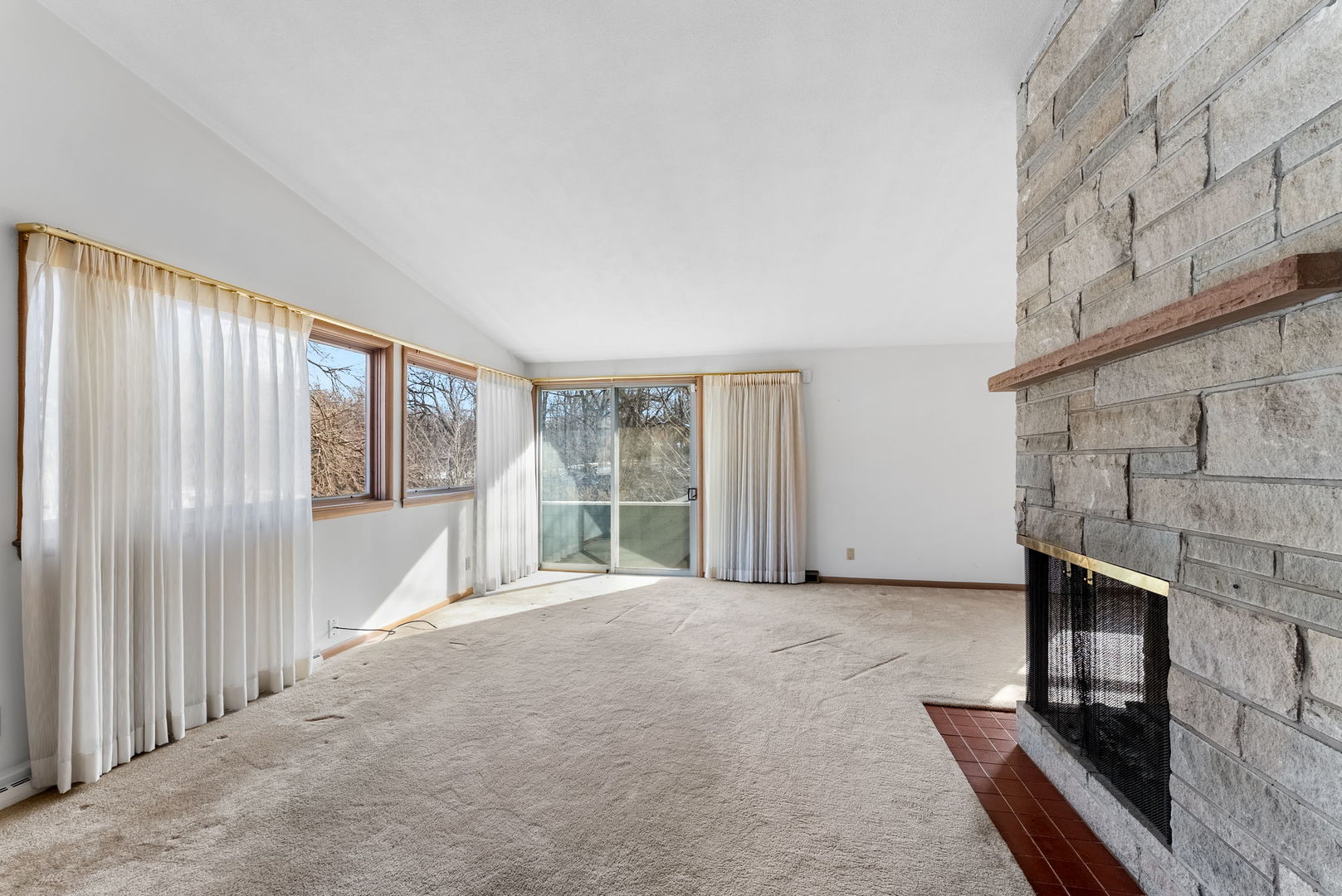 1039 33rd St Court Moline, IL 61265 - Photo 4 of 26