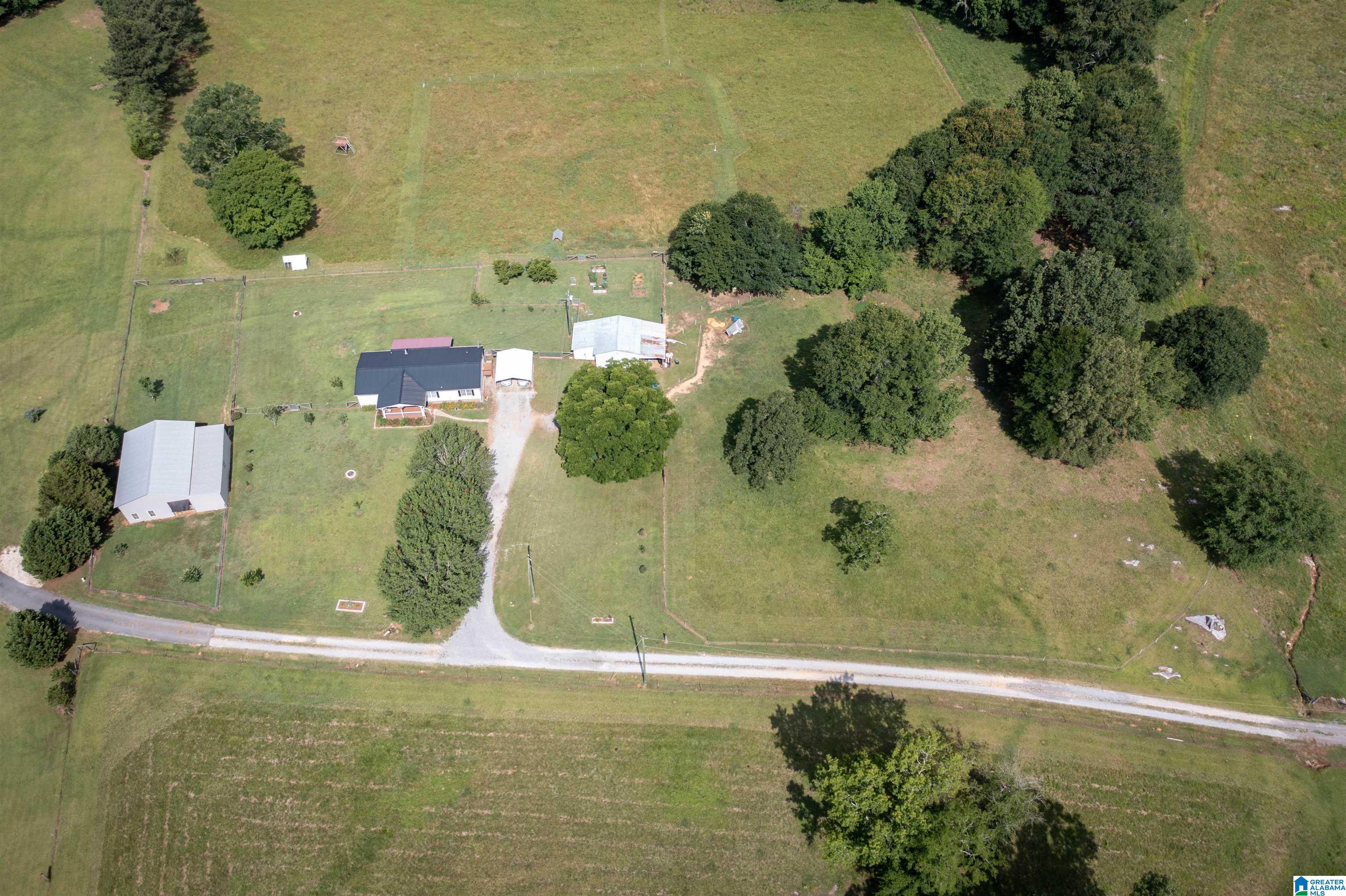 3960 Matt Smith Road Gadsden, AL 35907 - Photo 4 of 29