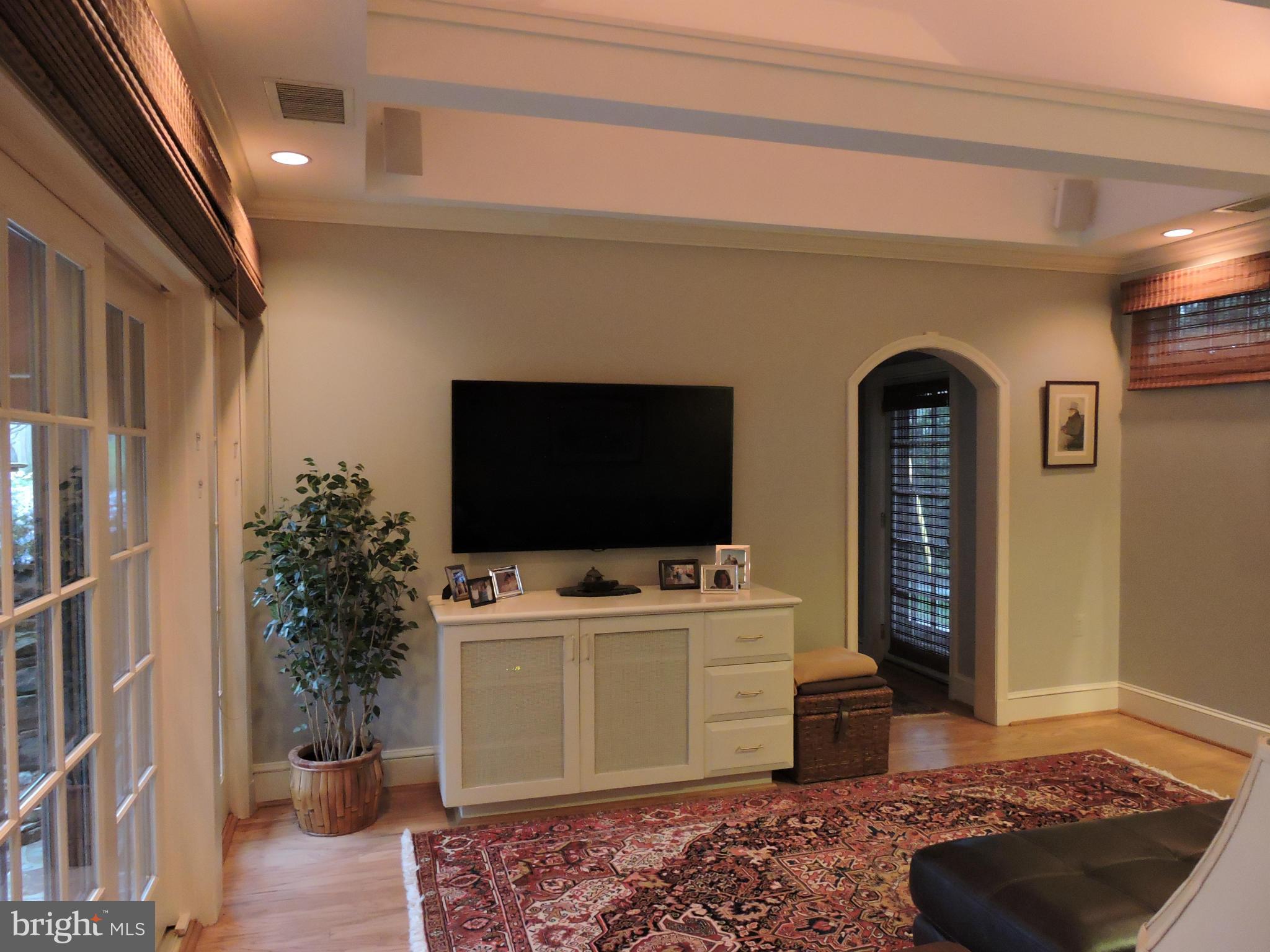 616 Coventry Road Baltimore, MD 21286 - Photo 9 of 19 Family Room