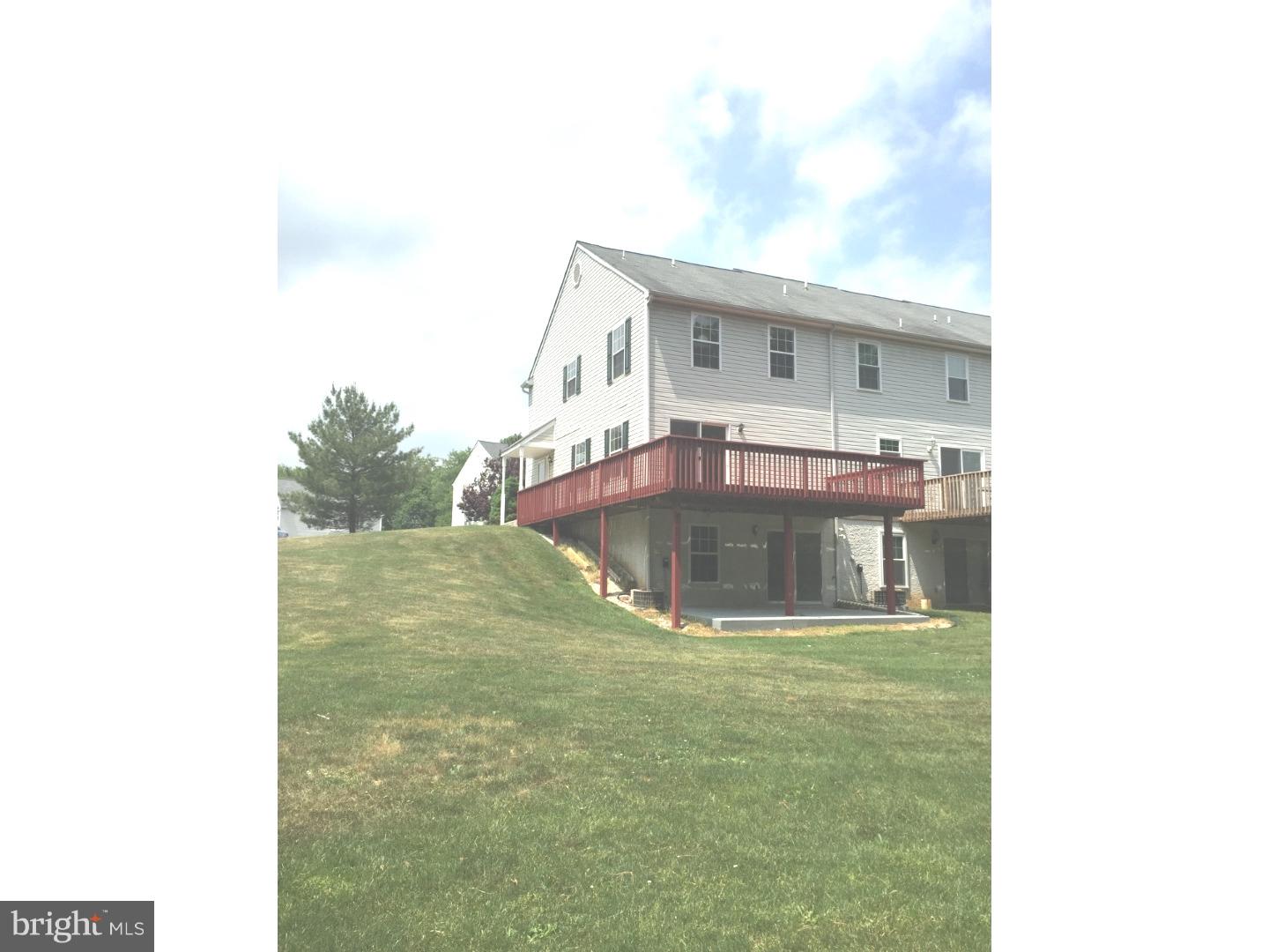214 Springvalley Way Aston, PA 19014 - Photo 2 of 22 Gallery Image 2