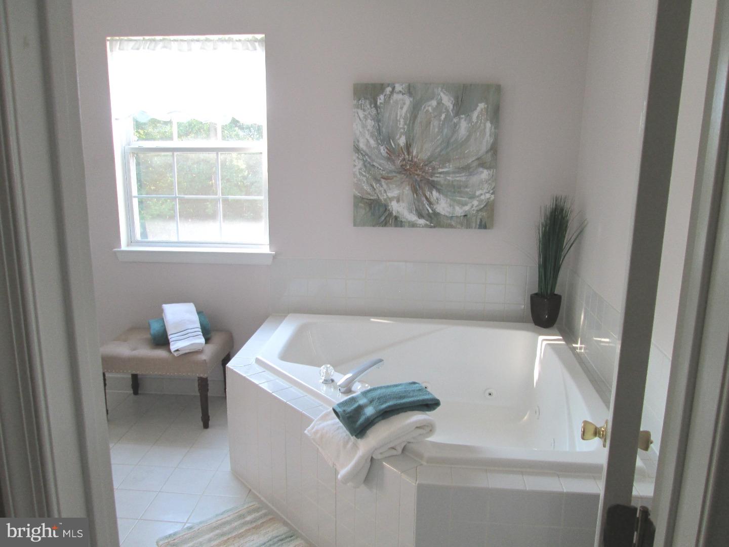 214 Springvalley Way Aston, PA 19014 - Photo 12 of 22 Gallery Image 12