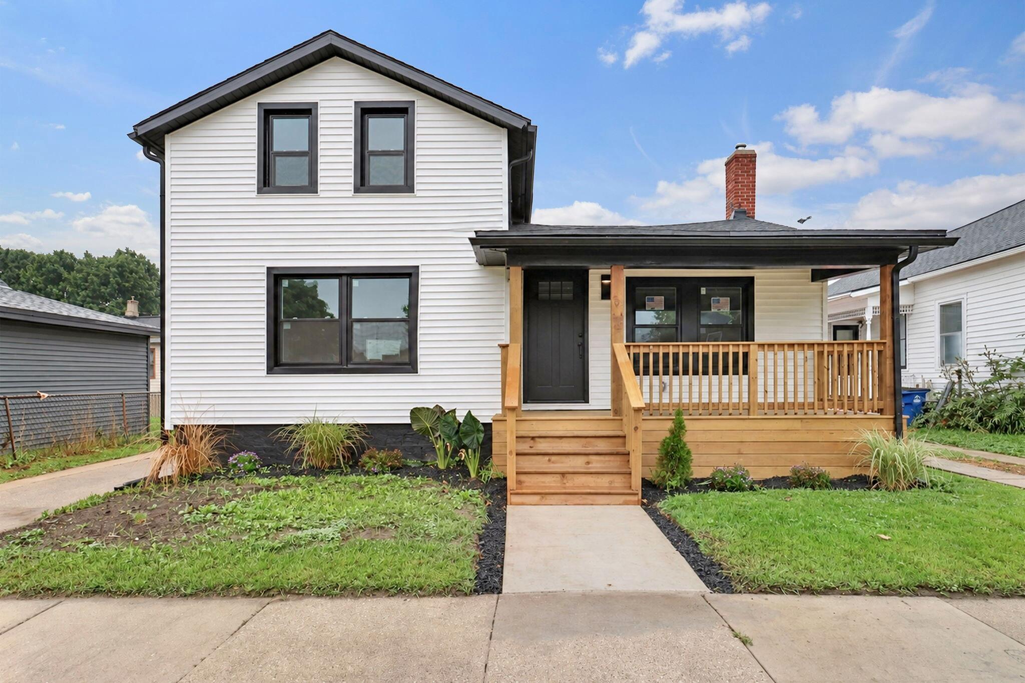 1236 Grand Avenue Racine, WI 53403 - Photo 1 of 25 IMG_4365