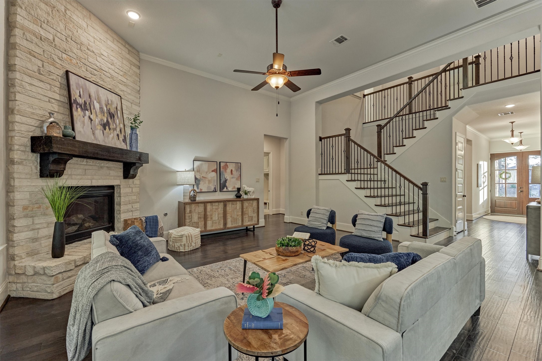 414 Mill Creek Road Pinehurst, TX 77362 - Photo 5 of 43 Living Room view to the front door