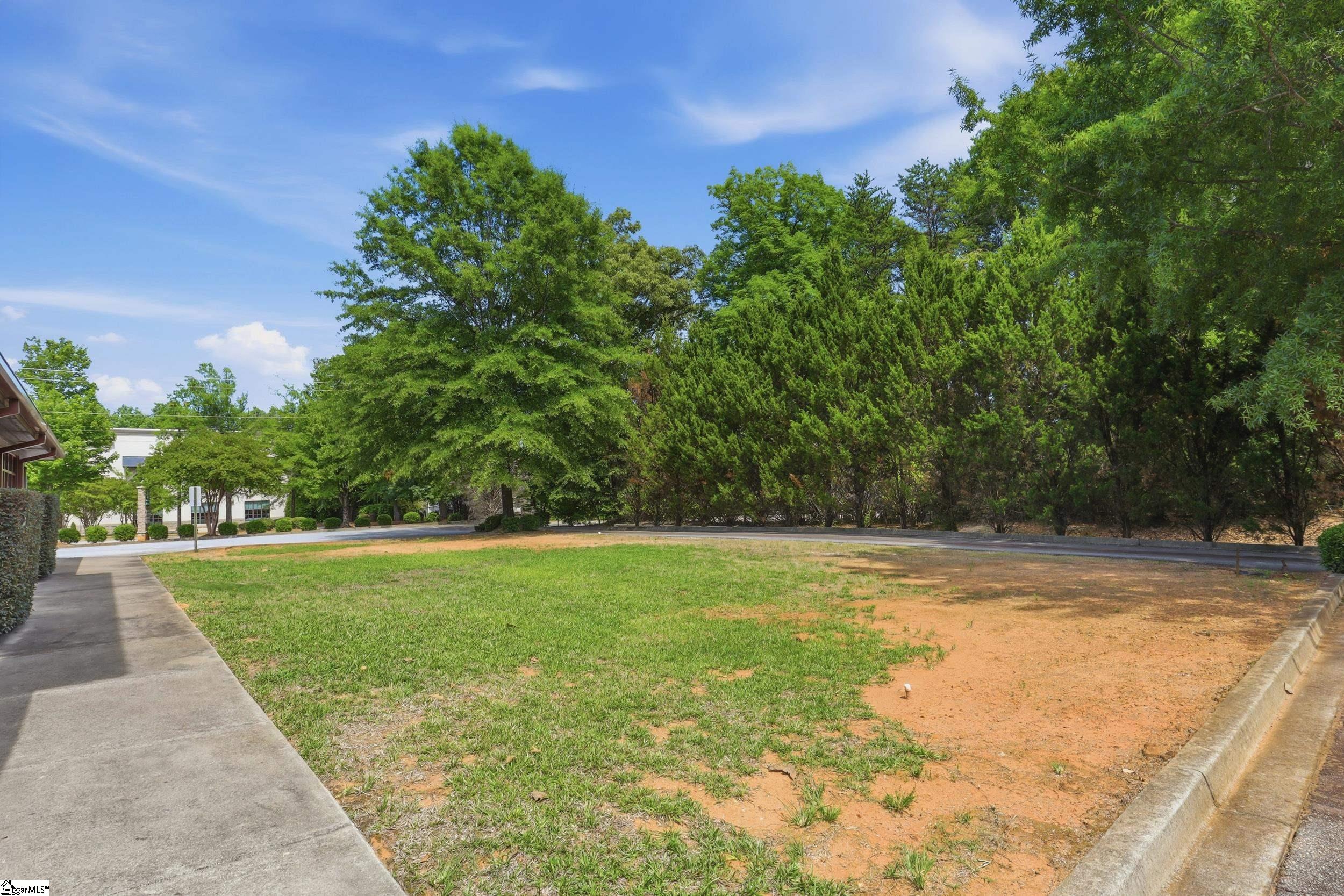 142 Mall Connector Road Greenville, SC 29607 - Photo 3 of 27