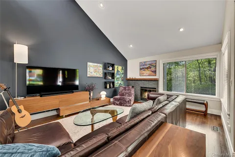 $799,000 | 127 Stone Bridge Square, Chappaqua, NY 10514