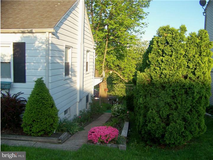1516 Ridge Avenue Reading, PA 19607 - Photo 3 of 19 Gallery Image 3