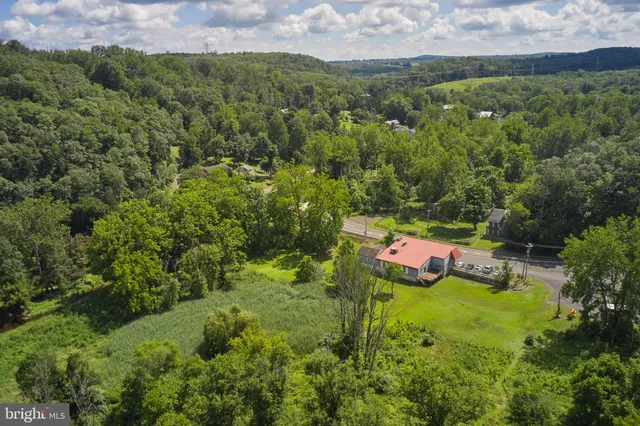 a view of an outdoor space and a yard