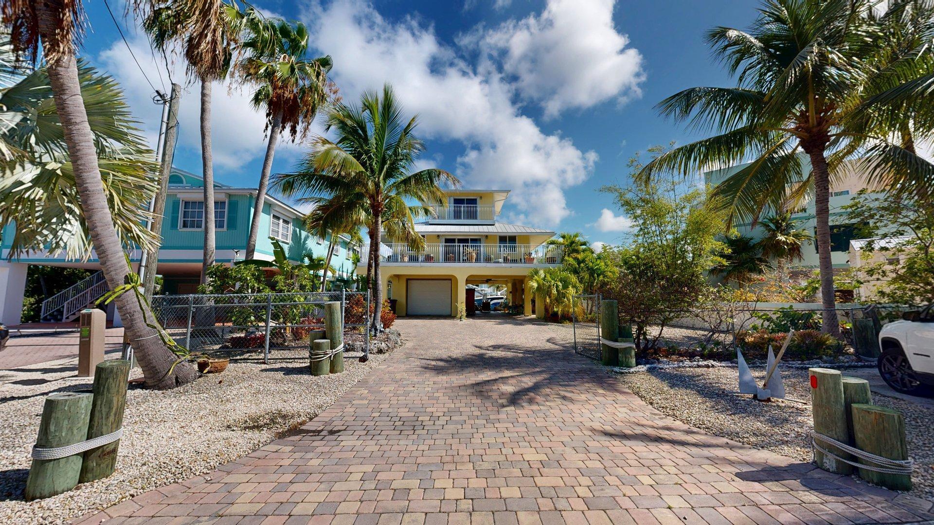 104 8th Lane Key Largo, FL 33037 - Photo 4 of 29 4