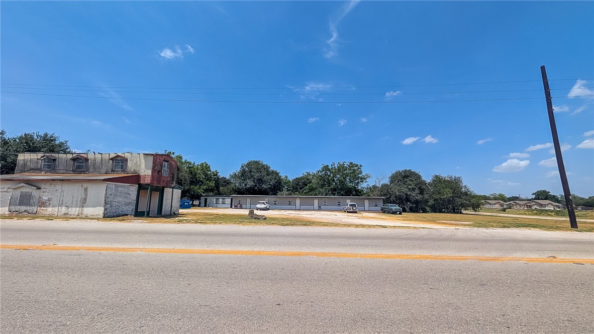 106 West Fulton Street Mathis, TX 78368 - Photo 11 of 16 Gallery Image 11