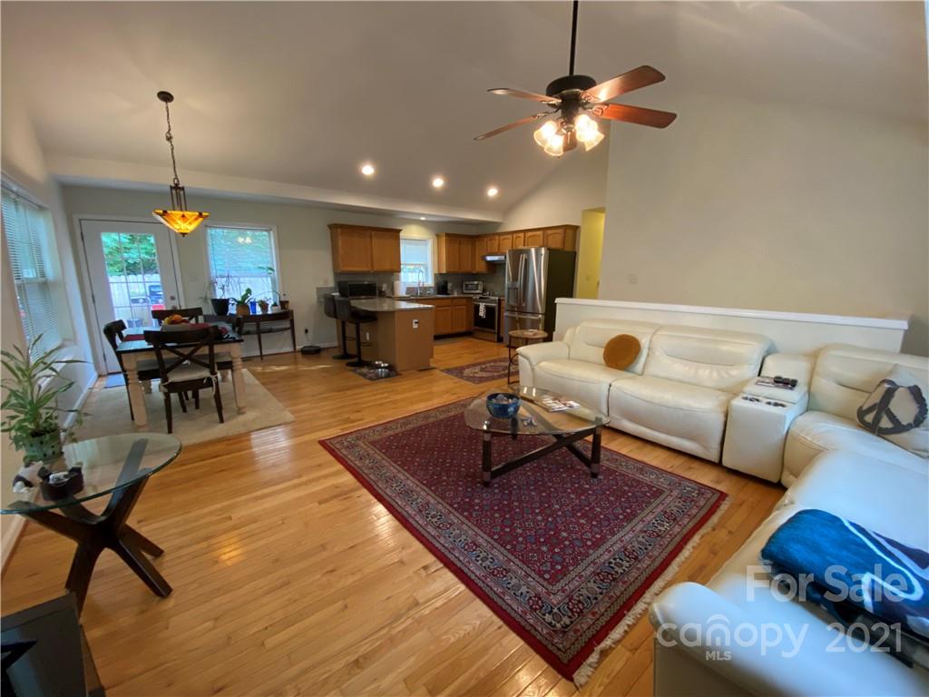 469 Governors View Road, Unit 2 Asheville, NC 28805 - Photo 10 of 18 Gallery Image 10