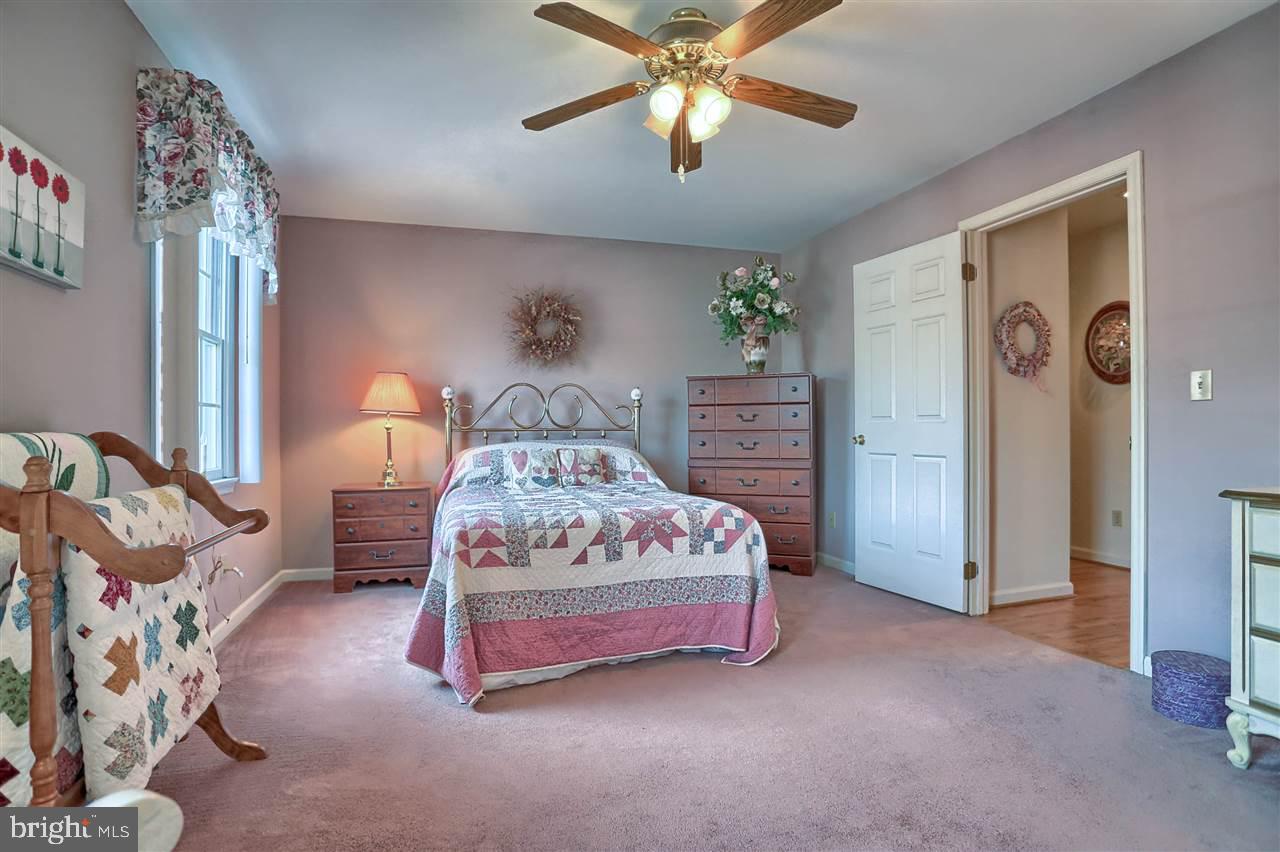 906 Chambers Ridge York, PA 17402 - Photo 30 of 36 Gallery Image 30