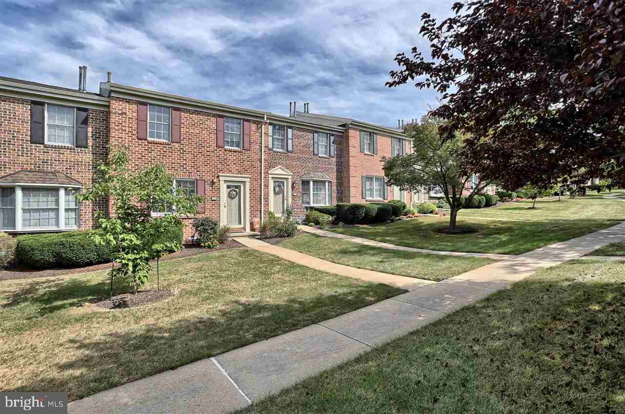 906 Chambers Ridge York, PA 17402 - Photo 4 of 36 Gallery Image 4