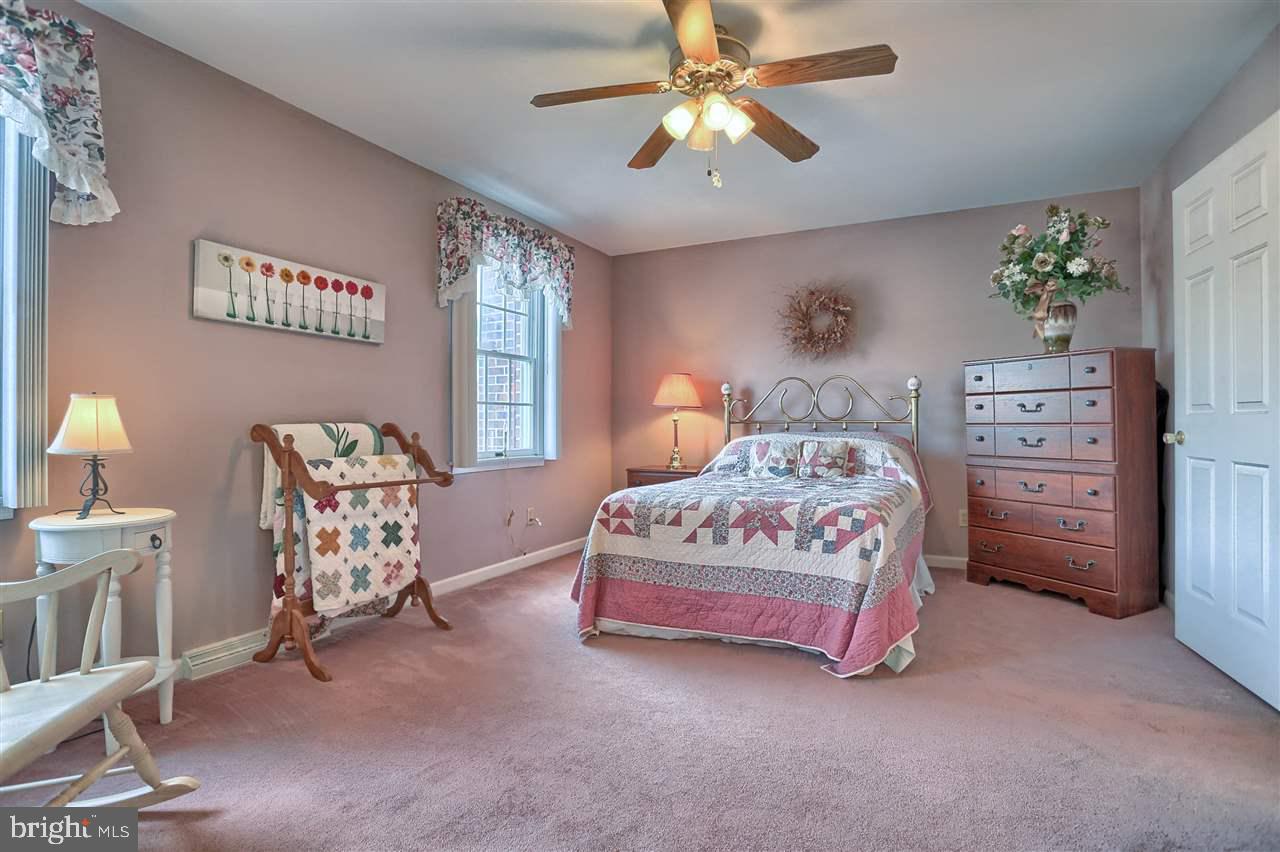906 Chambers Ridge York, PA 17402 - Photo 33 of 36 Gallery Image 33