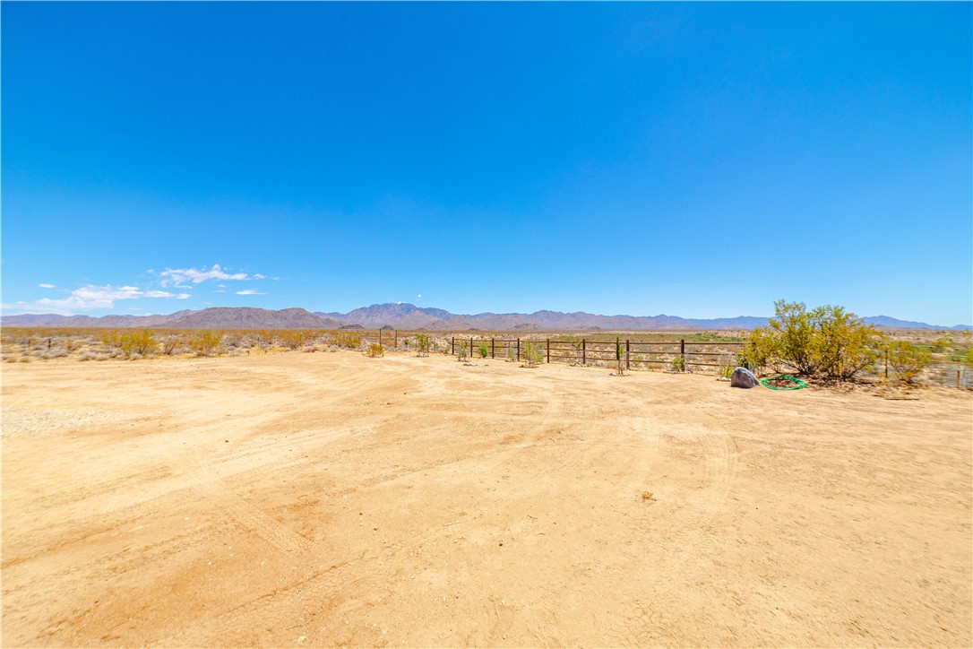 2906 Karron Road Yucca, AZ 86438 - Photo 14 of 40 Gallery Image 14