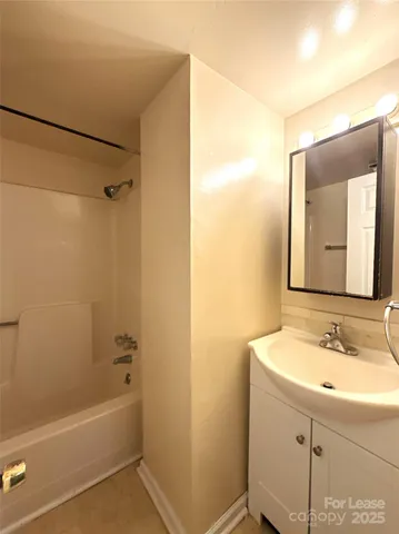 $995 | 1433 Pecan Avenue, Unit C, Charlotte, NC 28205