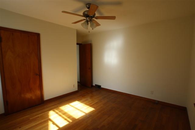 2420 Telegraph Road Davenport, IA 52804 - Photo 4 of 9 Gallery Image 4
