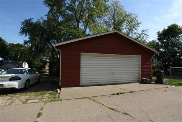 2420 Telegraph Road Davenport, IA 52804 - Photo 8 of 9 Gallery Image 8