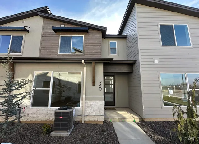 $424,880 | 740 South Calhoun Lane, Star, ID 83669