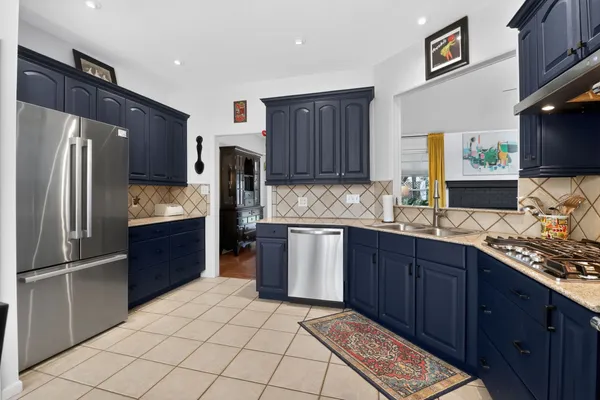 $2,300 | 1607 Gracy Farms Lane, Austin, TX 78758