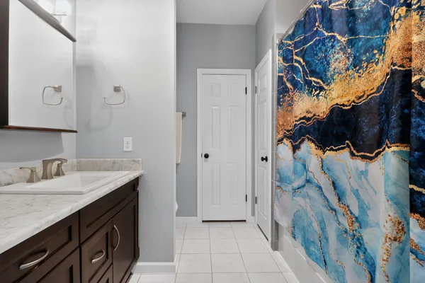 $2,300 | 1607 Gracy Farms Lane, Austin, TX 78758